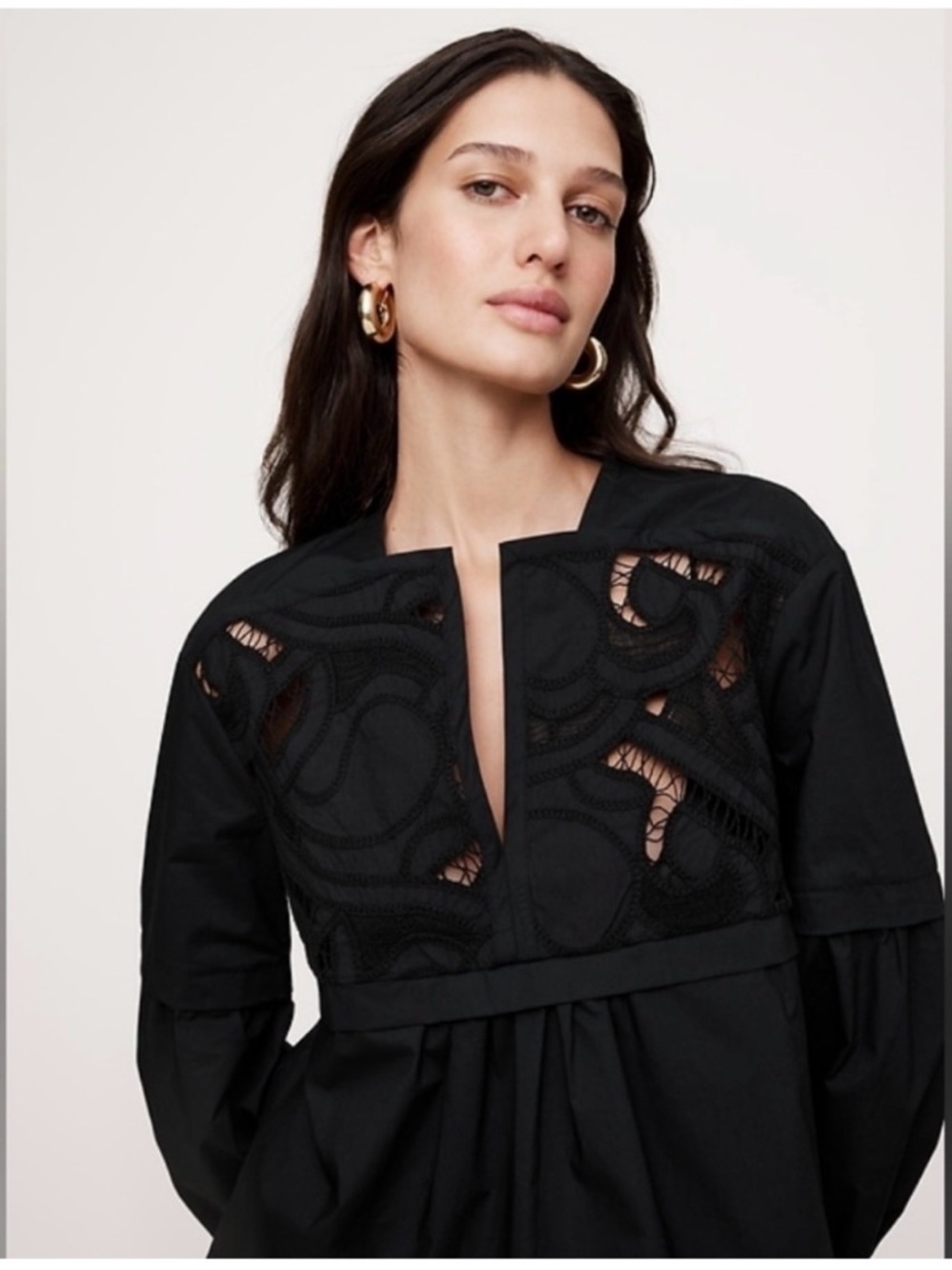 Banana Republic EMBROIDERED COTTON 
POPLIN POPOVER TOP